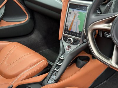 2018 Mclaren 720S 照片 10