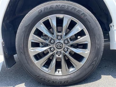صورة 37 لـ 2021 Toyota LAND CRUISER 300