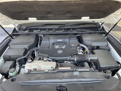 صورة 31 لـ 2021 Toyota LAND CRUISER 300