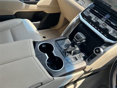 صورة 10 لـ 2021 Toyota LAND CRUISER 300