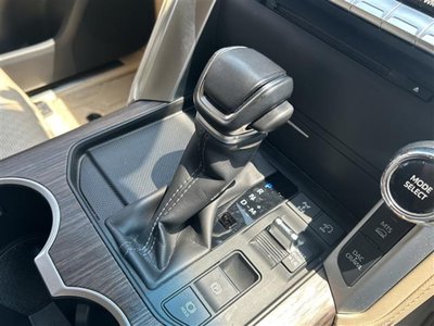 صورة 11 لـ 2021 Toyota LAND CRUISER 300