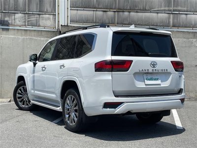 صورة 40 لـ 2021 Toyota LAND CRUISER 300