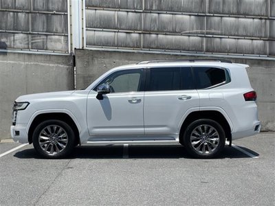 صورة 29 لـ 2021 Toyota LAND CRUISER 300