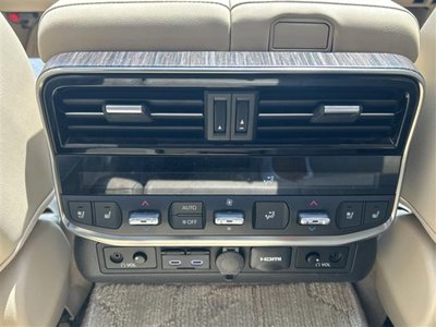 صورة 17 لـ 2021 Toyota LAND CRUISER 300