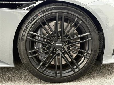 2026 Aston Martin DB12 缩略图 32