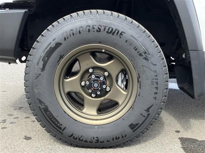 2025 Toyota LAND CRUISER 70 照片 13