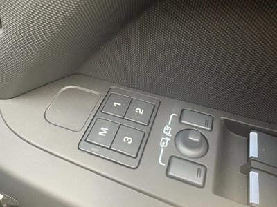 2025 LAND Rover DEFENDER — миниатюра 10