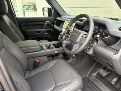 2025 LAND Rover DEFENDER — миниатюра 9