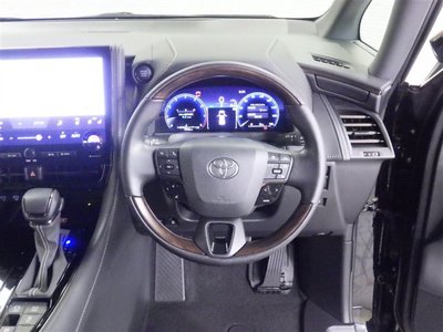 2025 Toyota ALPHARD 照片 32