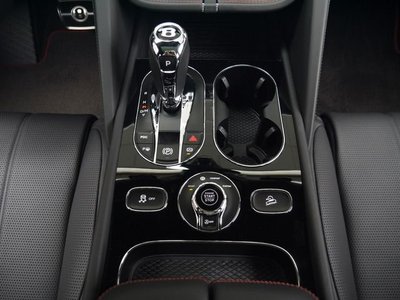 صورة مصغرة 18 لـ 2021 Bentley BENTAYGA