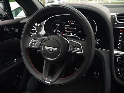 صورة مصغرة 15 لـ 2021 Bentley BENTAYGA