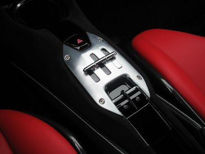 صورة 44 لـ 2021 Ferrari SF90 STRADALE