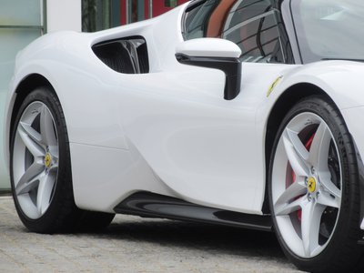 صورة 9 لـ 2021 Ferrari SF90 STRADALE