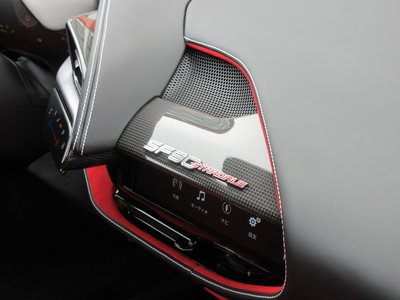صورة 32 لـ 2021 Ferrari SF90 STRADALE