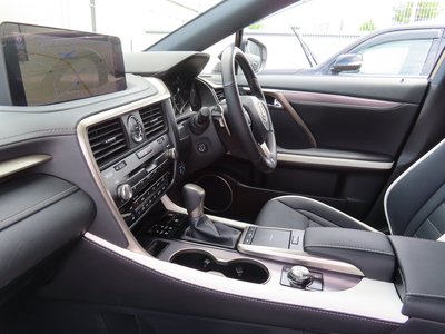 صورة 12 لـ 2019 Lexus RX
