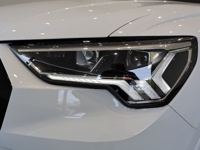 2025 AUDI Q3 photo 6
