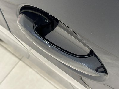 2025 BMW X7 thumbnail 17