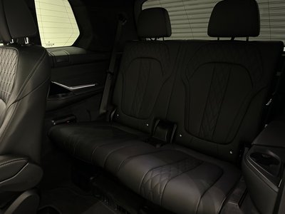 2025 BMW X7 thumbnail 49