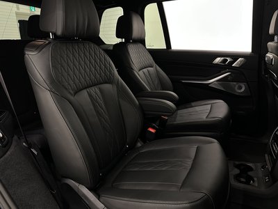 2025 BMW X7 thumbnail 45