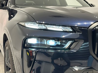 2025 BMW X7 photo 14
