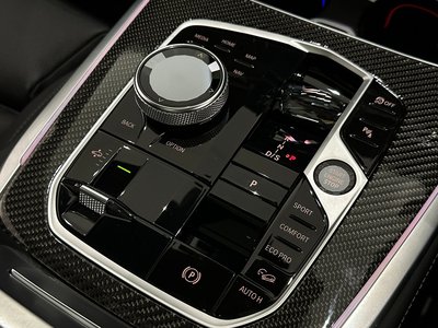 2025 BMW X7 thumbnail 32