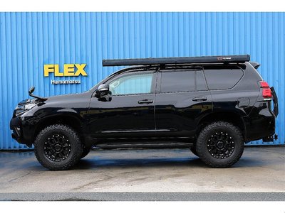 2023 Toyota LAND CRUISER PRADO photo 5