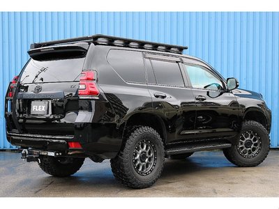 2023 Toyota LAND CRUISER PRADO photo 2