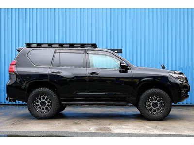 2023 Toyota LAND CRUISER PRADO photo 6
