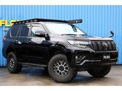 2023 Toyota LAND CRUISER PRADO photo 3