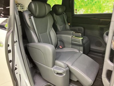 2025 Toyota ALPHARD photo 28