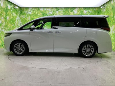 2025 Toyota ALPHARD photo 5