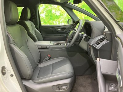 2025 Toyota ALPHARD photo 2