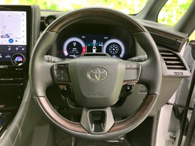 2025 Toyota ALPHARD photo 17