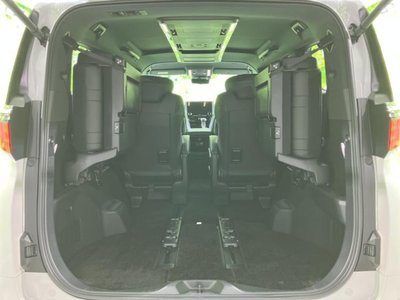 2025 Toyota ALPHARD photo 23