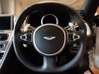 2020 Aston Martin DB11 照片 10
