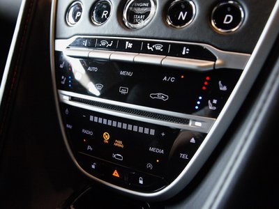 2020 Aston Martin DB11 照片 2