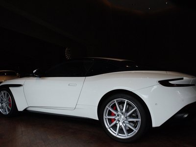 2020 Aston Martin DB11 照片 6