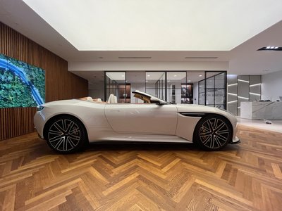 صورة 4 لـ 2024 Aston Martin DB12 VOLANTE