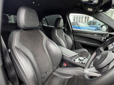 2019 ALFA Romeo STELVIO — фото 11