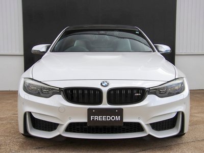 2017 BMW M4 COUPE photo 2