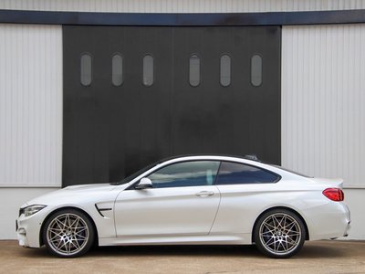 2017 BMW M4 COUPE photo 4
