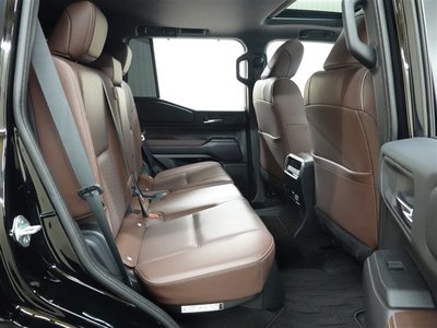 صورة 9 لـ 2024 Toyota LAND CRUISER 250