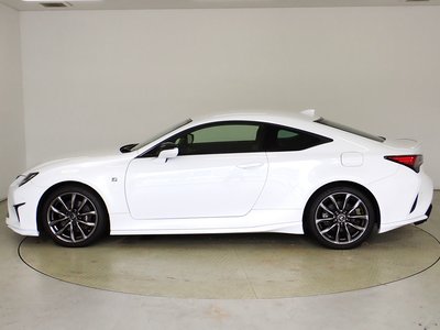 صورة 33 لـ 2020 Lexus RC