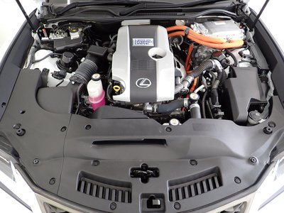 صورة 37 لـ 2020 Lexus RC