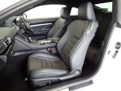 صورة 24 لـ 2020 Lexus RC