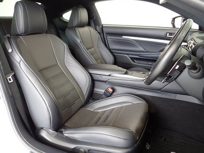 صورة 21 لـ 2020 Lexus RC