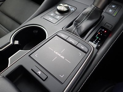 صورة 40 لـ 2020 Lexus RC