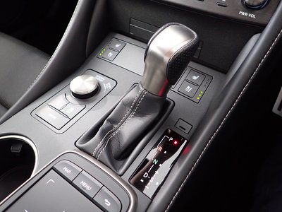 صورة 11 لـ 2020 Lexus RC