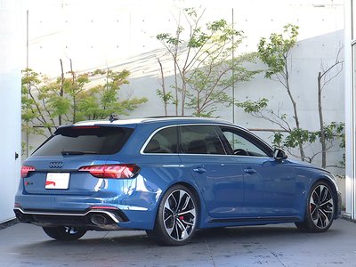 2023 AUDI RS4 AVANT photo 10