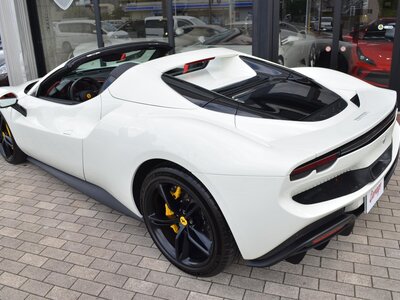 2024 Ferrari 296 GTS — фото 10
